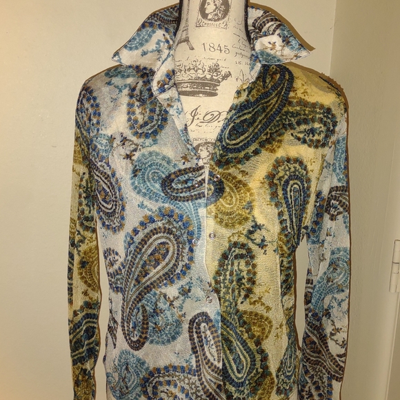 Womens blouse, size Small, long sleeves, snap front Closure, beaded. NWOT - Picture 13 of 13